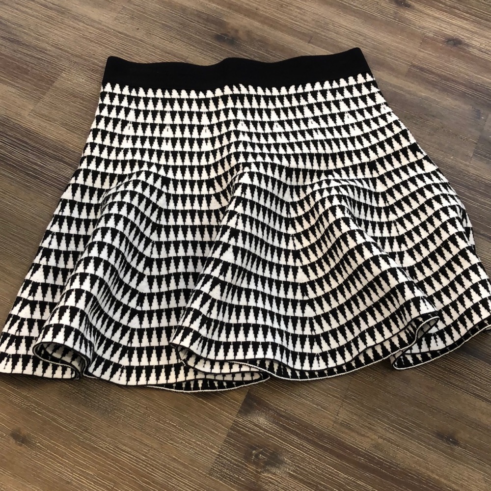 HOMAGE Black and White Patterned Flared Skirt